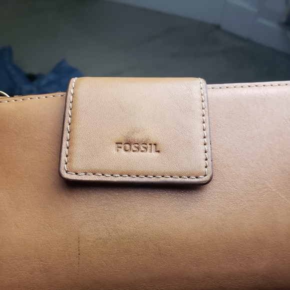 Fossil Emma Tab tan snap clutch wallet - Picture 3 of 10